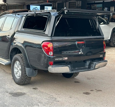 Экспедиционный кунг на L200 Mitsubishi. Служит надёжной защитой груза от дождя, снега, ветра и других неблагоприятных погодных условий. Кроме того, кунг предотвращает кражу груза, затрудняя доступ к нему для посторонних лиц.⭐⭐⭐⭐⭐